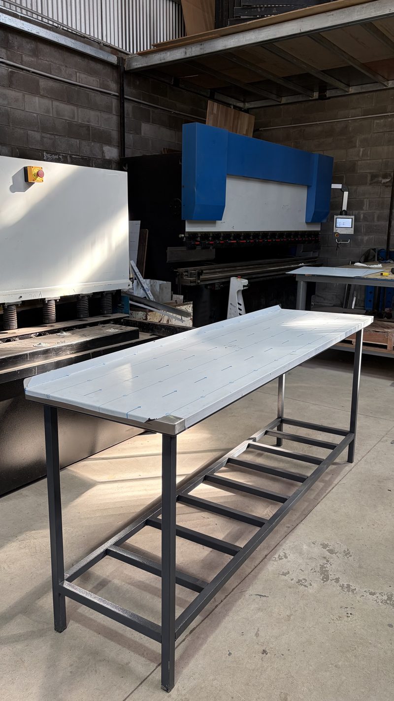 Mesada industrial de acero inoxidable con bacha